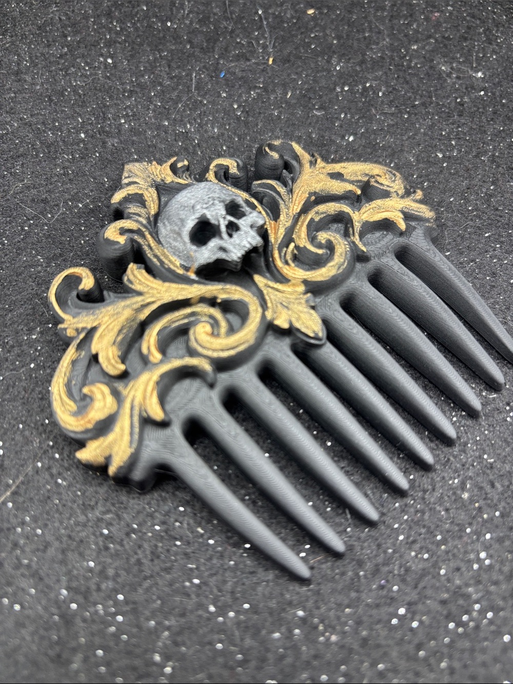 Skull Crest Decorative Hair Comb - Black & Gold - Picture 4 of 4